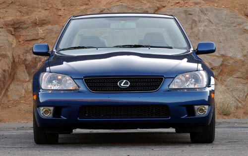 Lexus is 300 2005